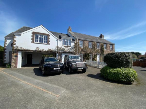 Country cottage with private garden close to beach